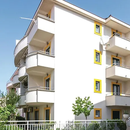 Appartement Two-bedroom In Makarska