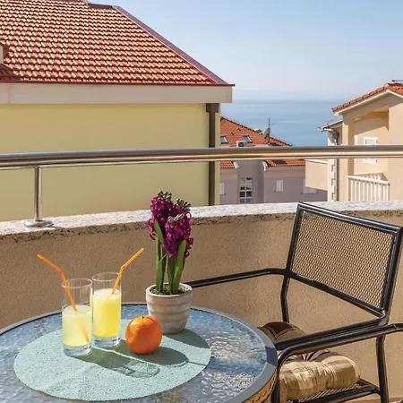 Beautiful In With Kitchen Makarska